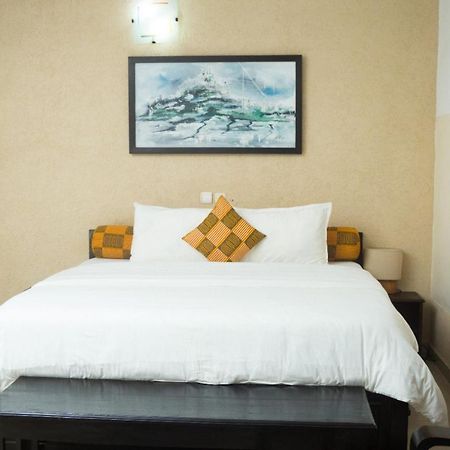 Hotel Seaside Lome Bagian luar foto
