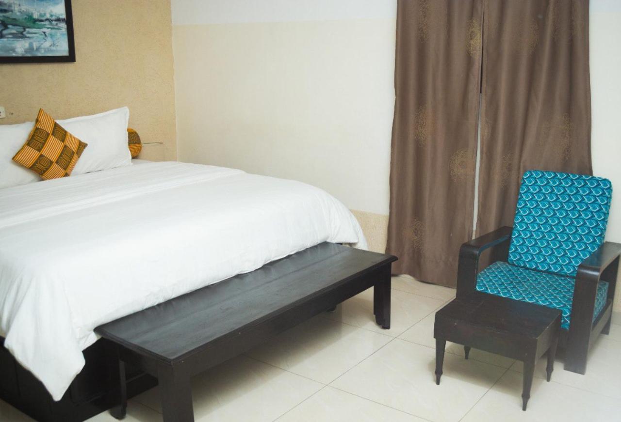 Hotel Seaside Lome Bagian luar foto