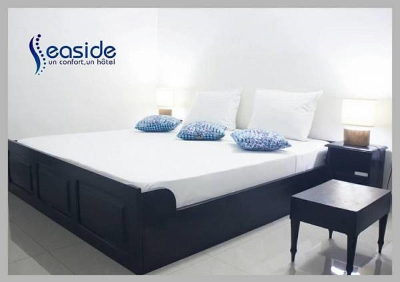 Hotel Seaside Lome Bagian luar foto