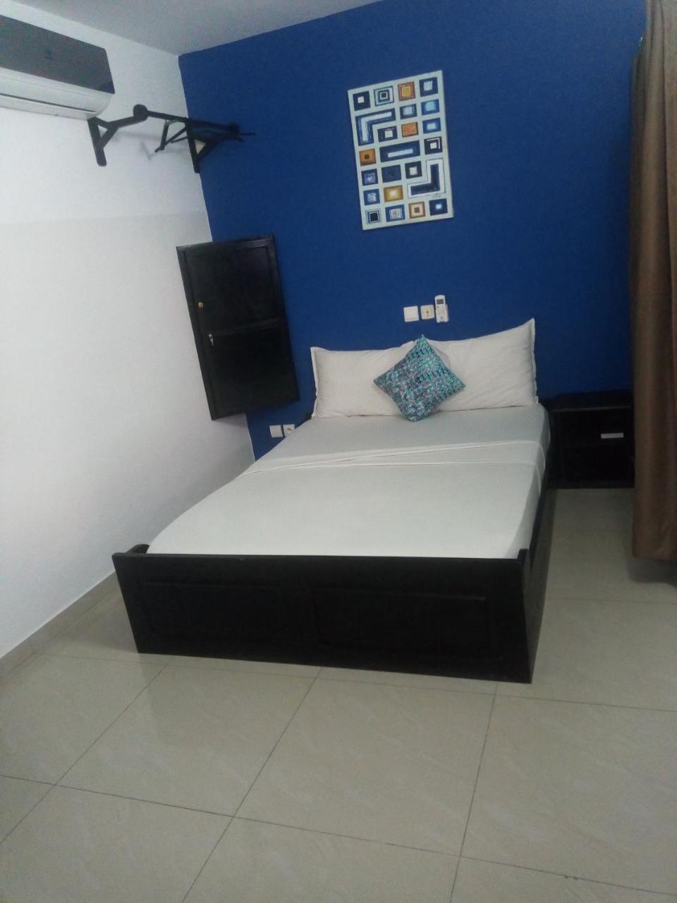 Hotel Seaside Lome Bagian luar foto