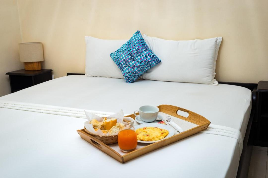 Hotel Seaside Lome Bagian luar foto