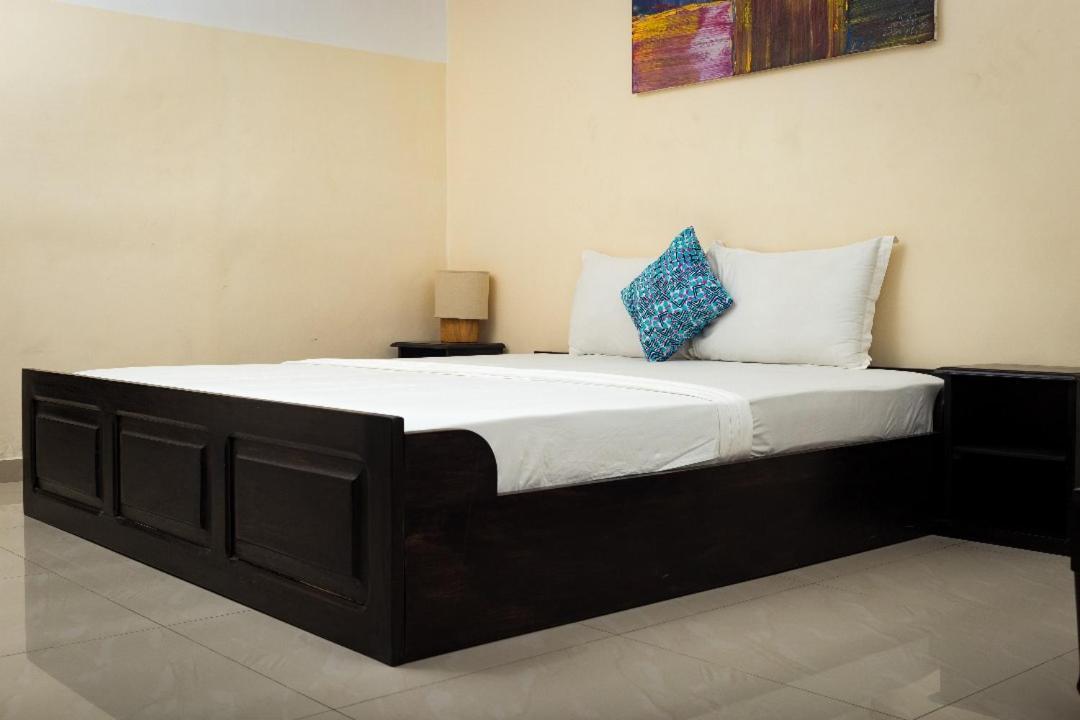 Hotel Seaside Lome Bagian luar foto