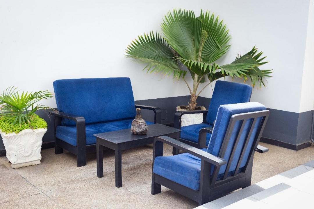 Hotel Seaside Lome Bagian luar foto